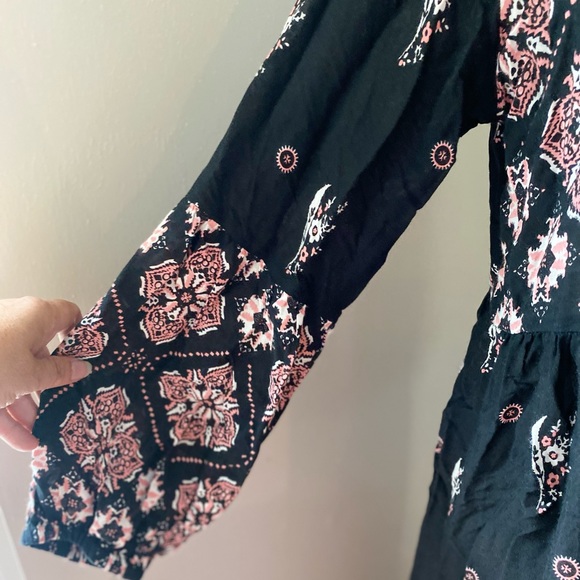 Amanda’s Collection Black Floral Boho Dress - Picture 3 of 6